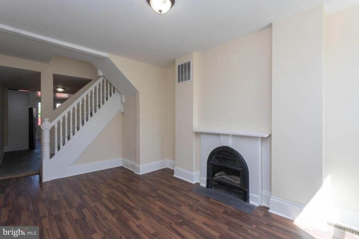 408 N Collington Ave - Photo 7 of 26