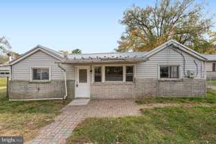 1915 Rettman Ln - Photo 1 of 1