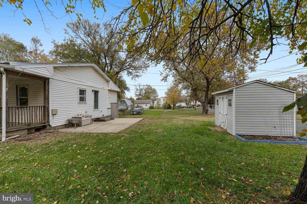 1903 Wills Rd - Photo 2 of 21