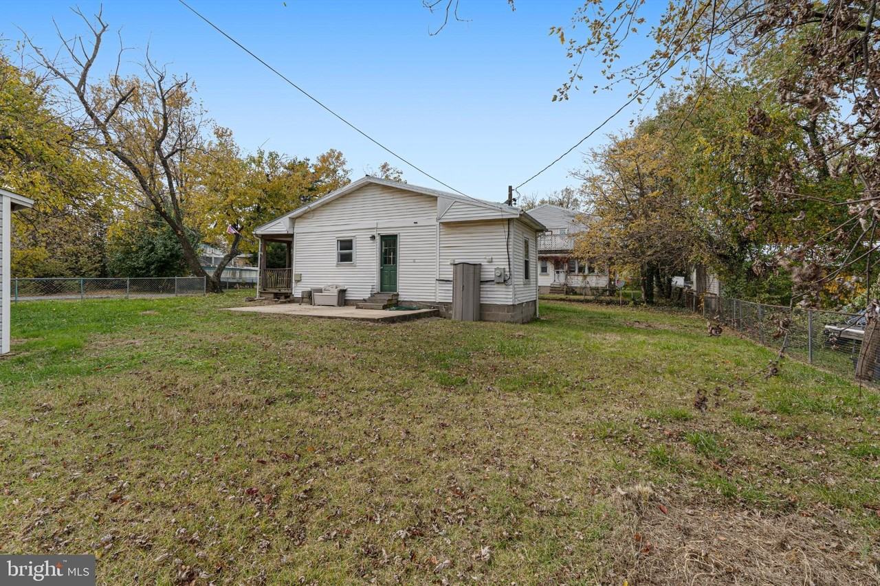 1903 Wills Rd - Photo 5 of 21