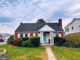 featured image of 412 Lee Pl