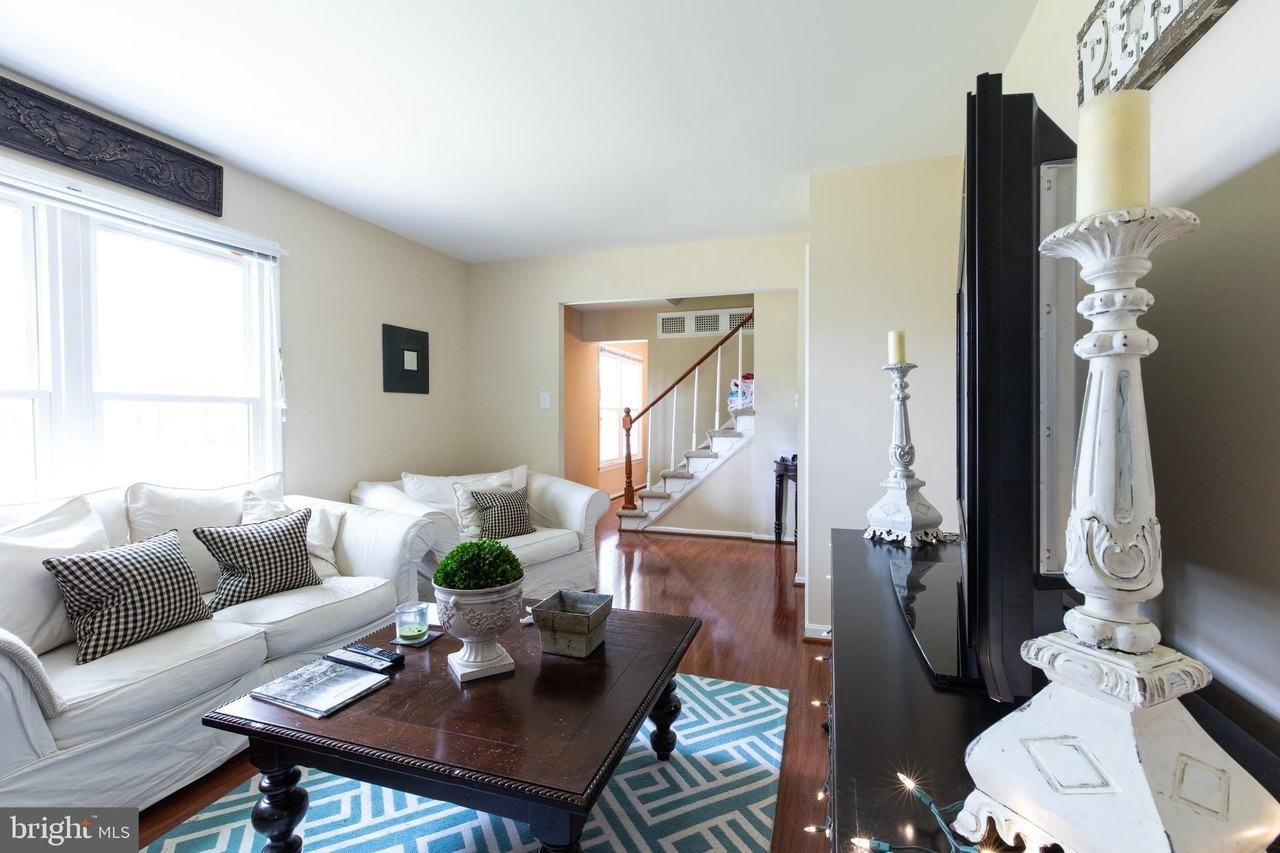 2527 Lindley Ter - Photo 5 of 31