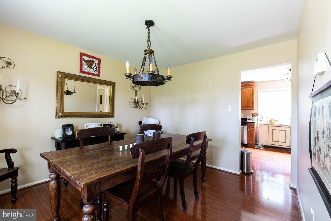 2527 Lindley Ter - Photo 7 of 31