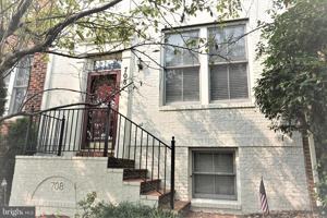 featured image of 708 Reserve Champion Dr