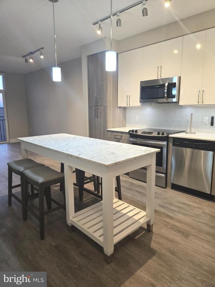 145 Riverhaven Dr Unit 533 #533 - Photo 7 of 19