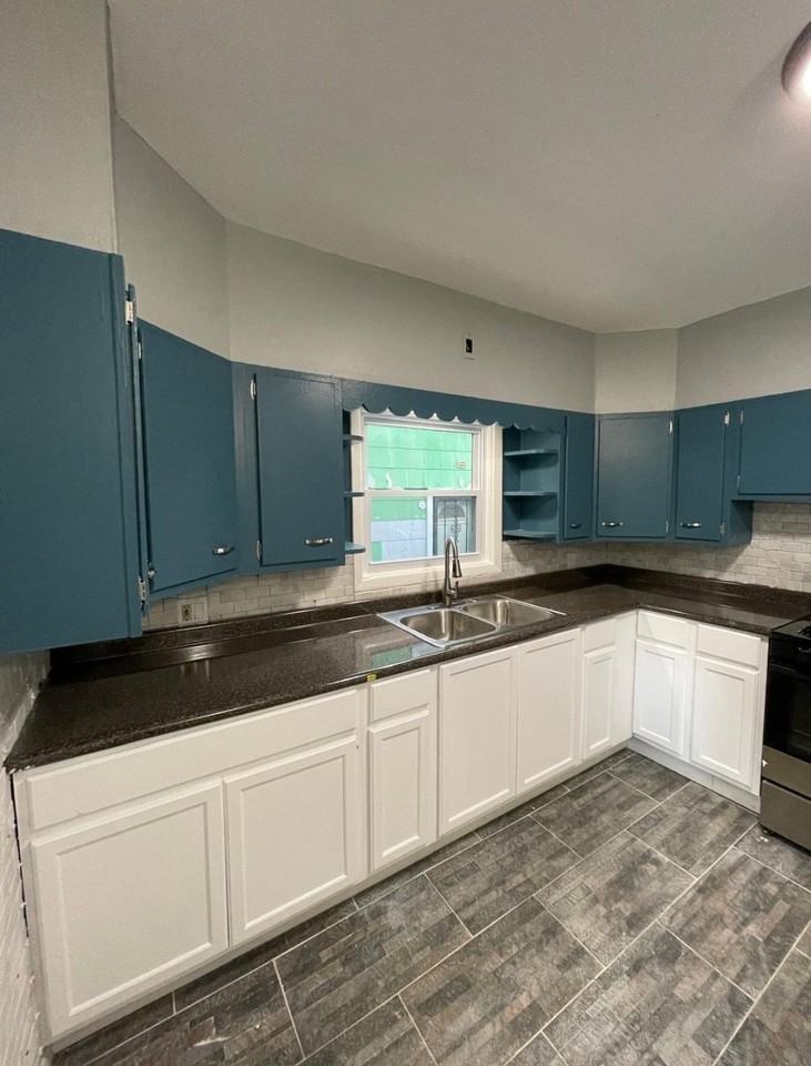 260 Stevens Ave - Photo 3 of 14