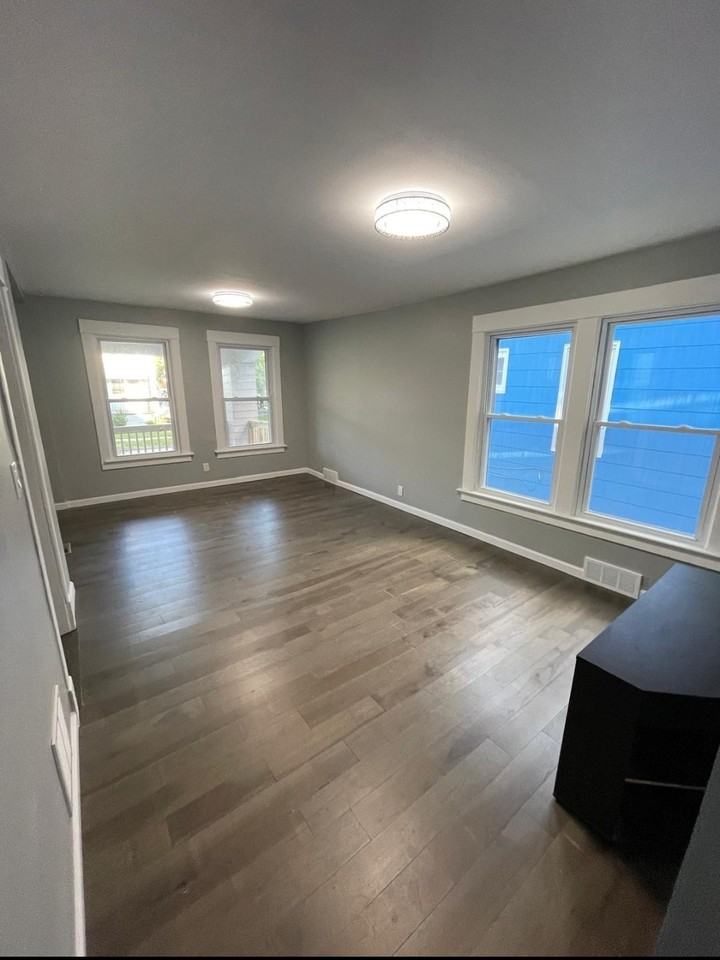 260 Stevens Ave - Photo 5 of 14