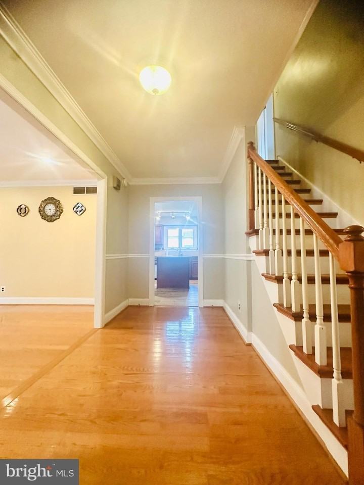 106 Hooton Rd - Photo 2 of 24