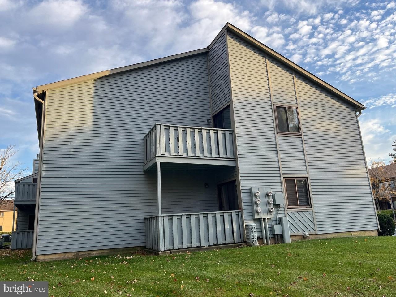 1909 Woodhollow Dr - Photo 3 of 16