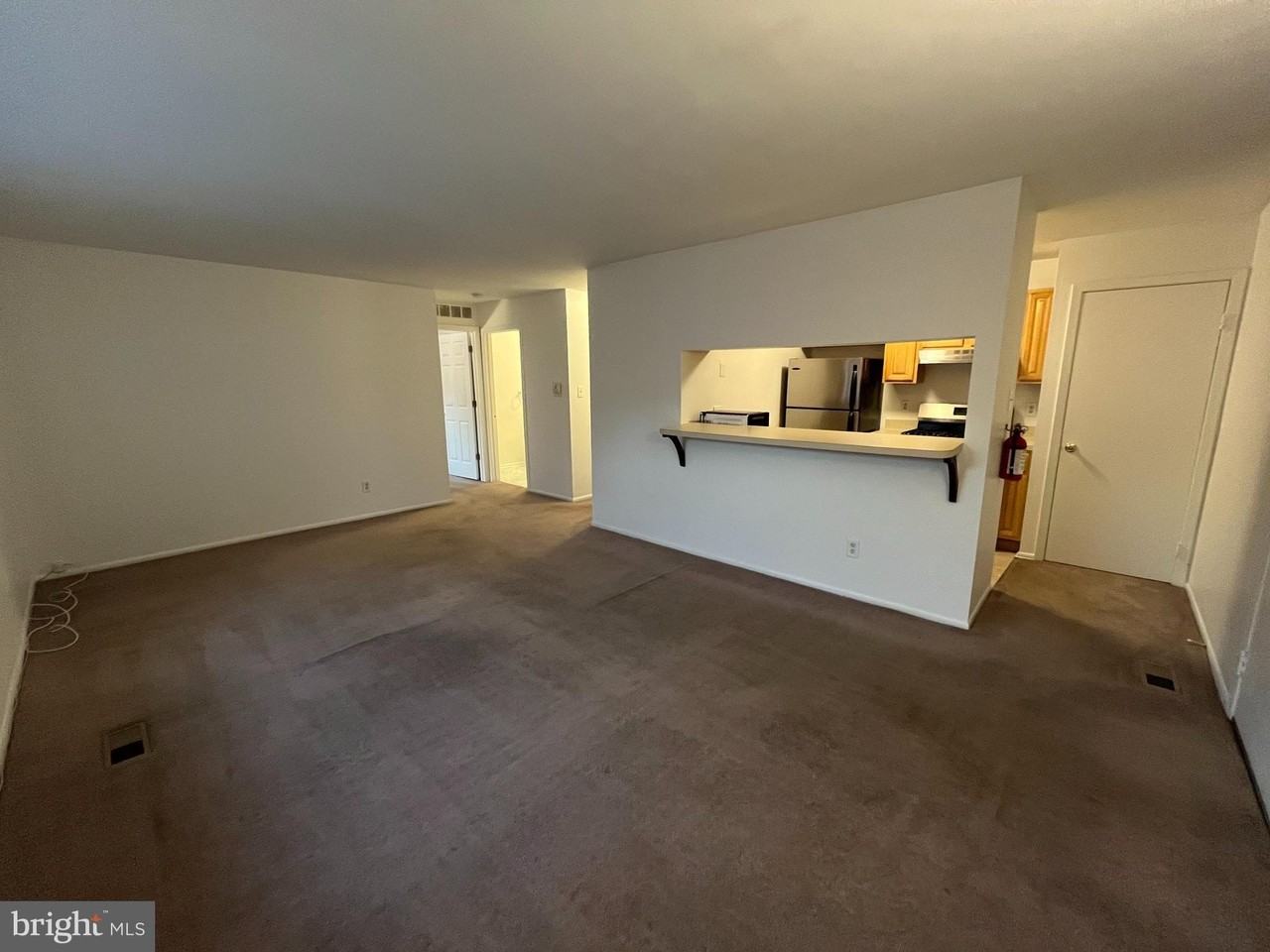 1909 Woodhollow Dr - Photo 4 of 16