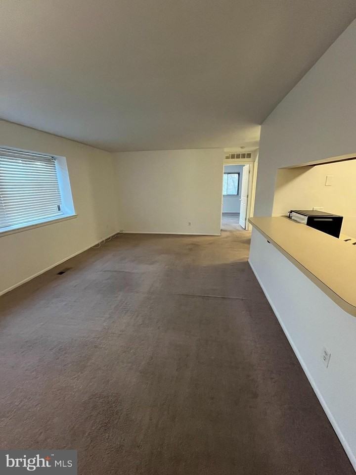 1909 Woodhollow Dr - Photo 5 of 16