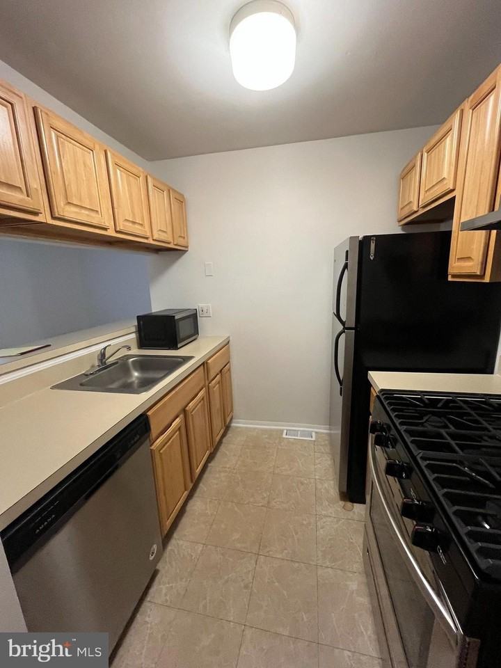 1909 Woodhollow Dr - Photo 7 of 16