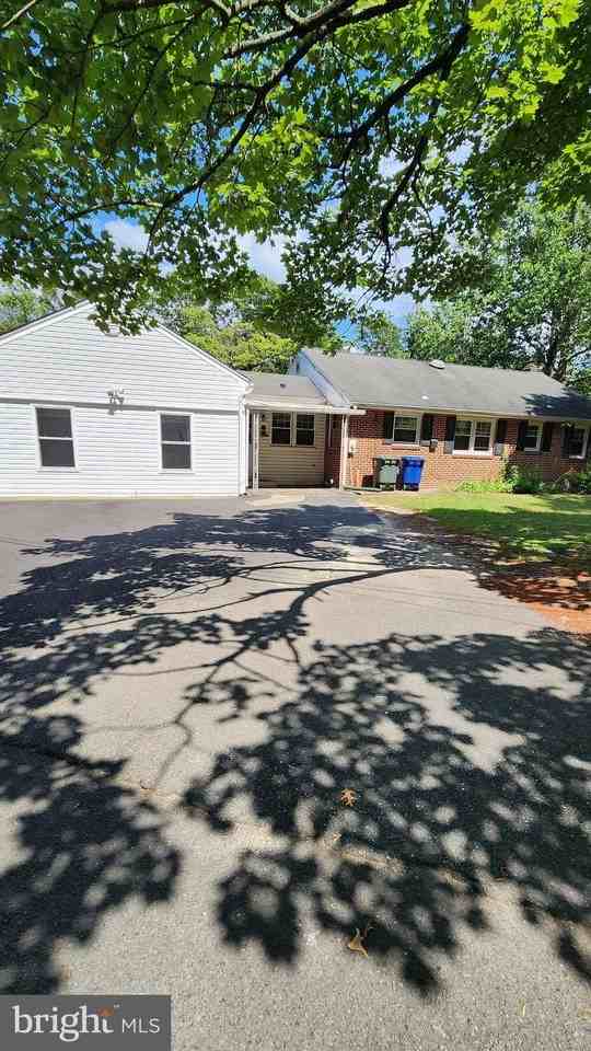 117 117 N GIRARD Road - Photo 2 of 17