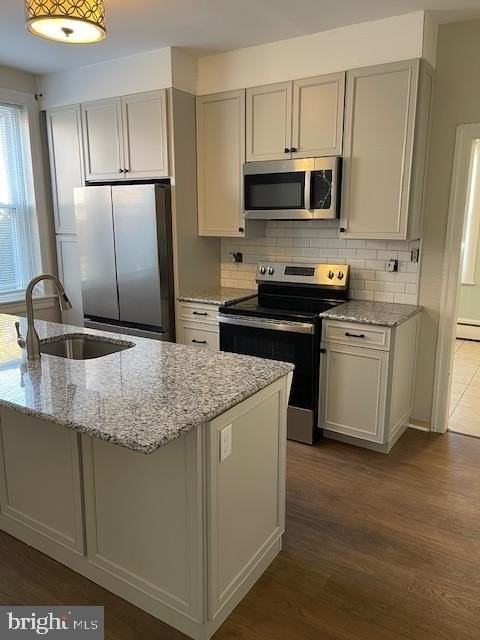 309 N Stratton St - Photo 5 of 18