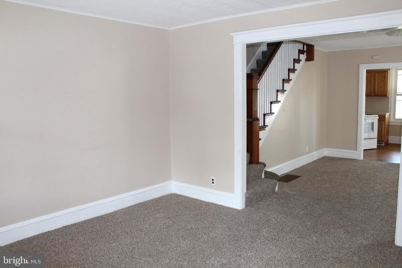 23 W 2nd St - Photo 7 of 31