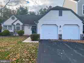 193 Hawthorne Ct - Photo 1 of 1