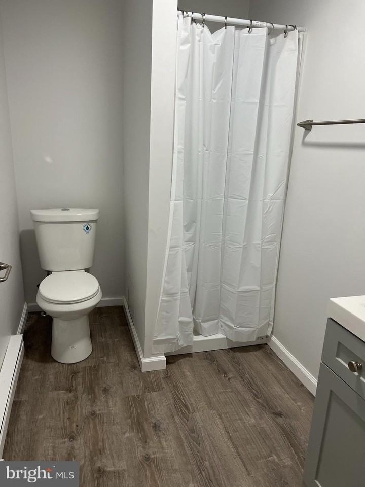 232 Center St Unit 1 #1 - Photo 4 of 7