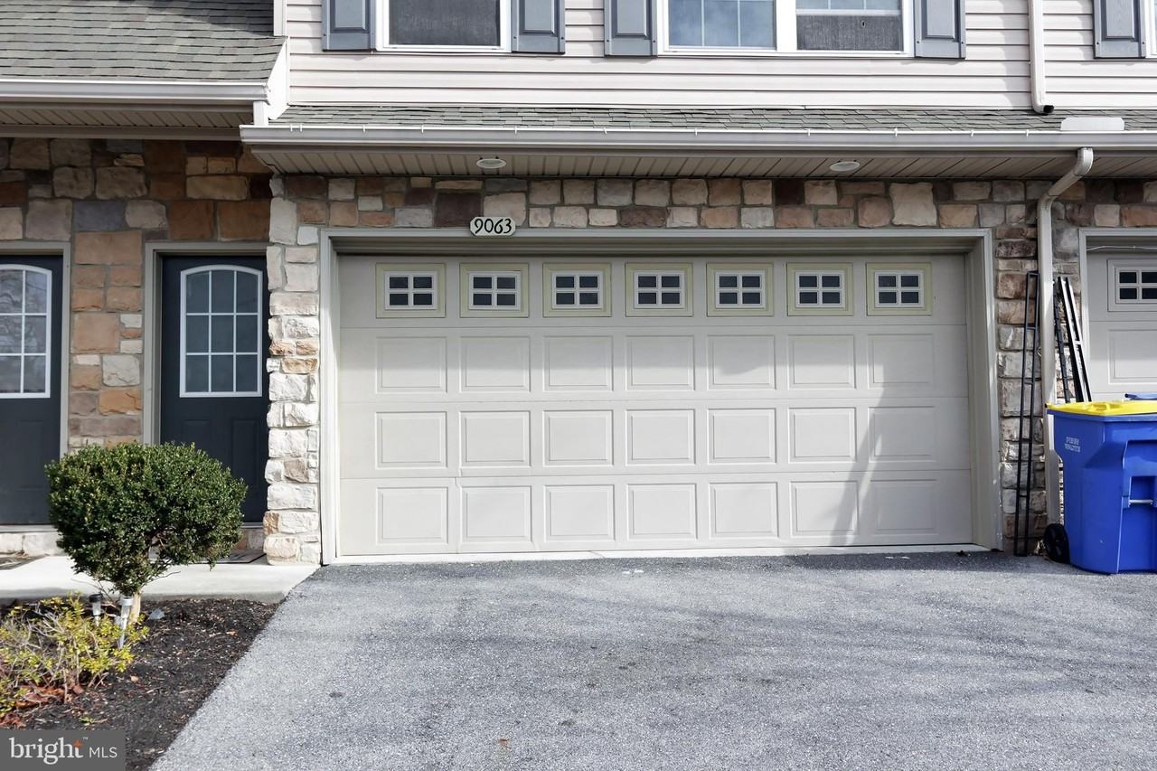 9063 Joyce Ln - Photo 2 of 25