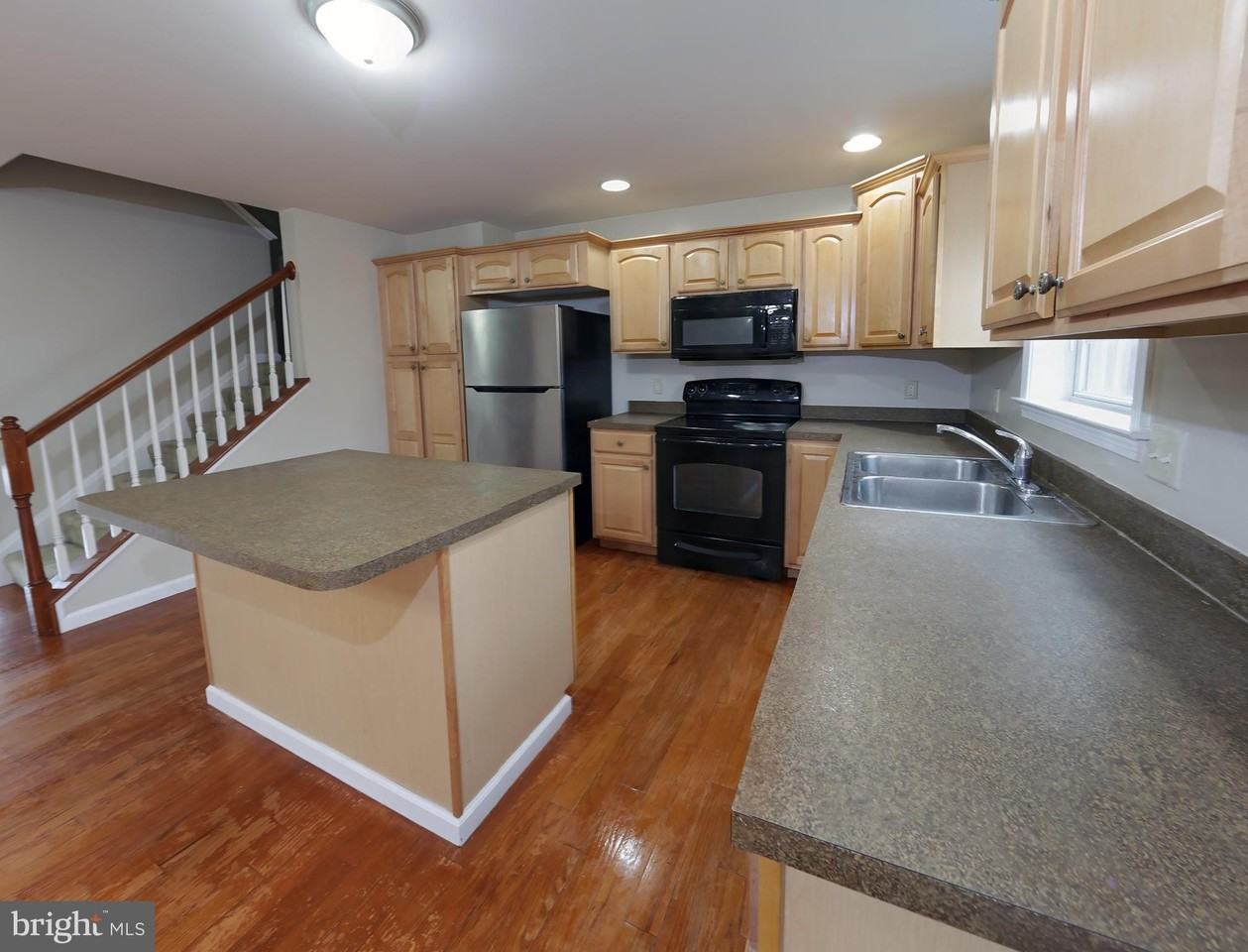 9063 Joyce Ln - Photo 7 of 25