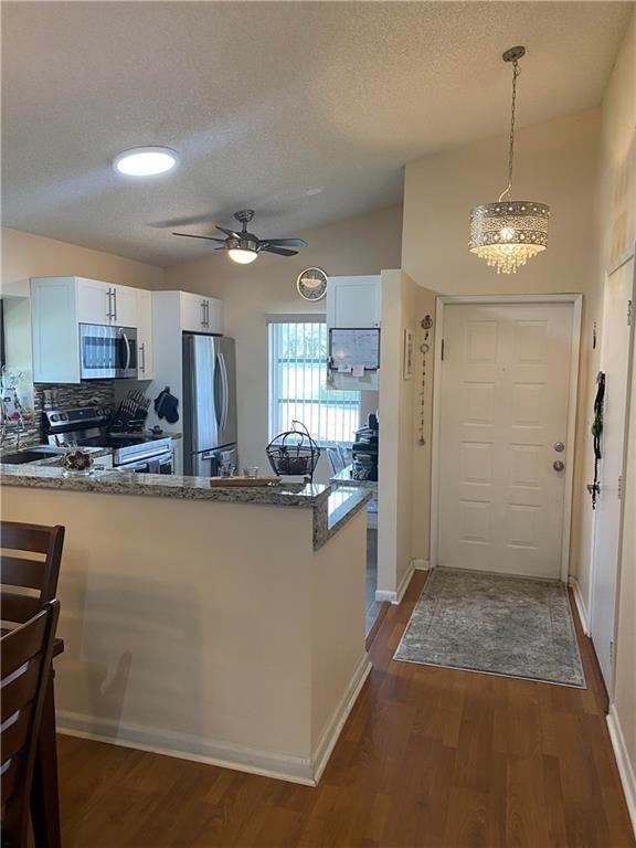 8615 Jasmine Way - Photo 4 of 18