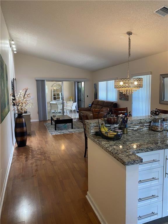 8615 Jasmine Way - Photo 7 of 18