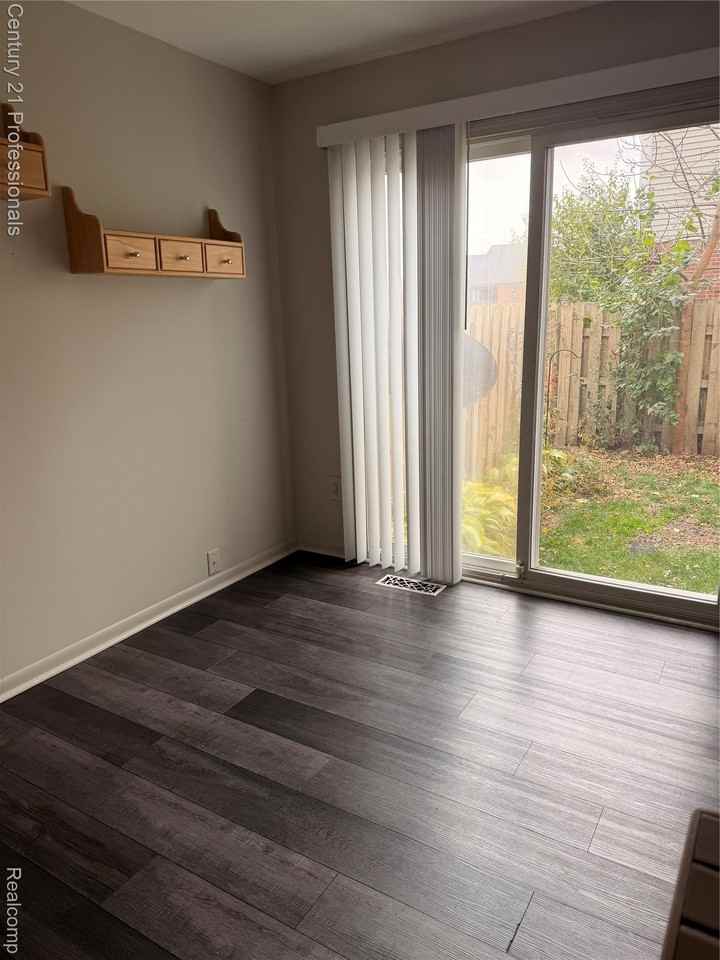 36310 Park Place Dr - Photo 5 of 14