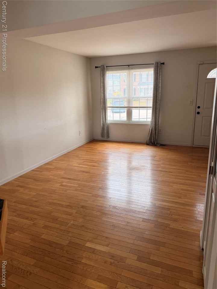 36310 Park Place Dr - Photo 6 of 14