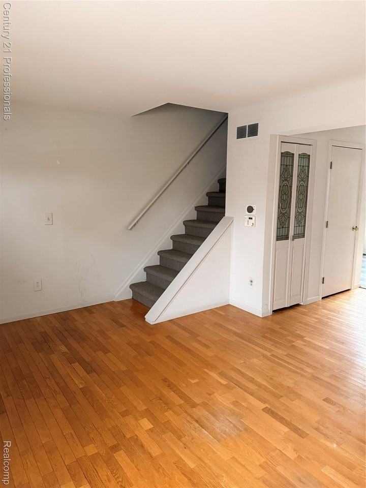 36310 Park Place Dr - Photo 7 of 14