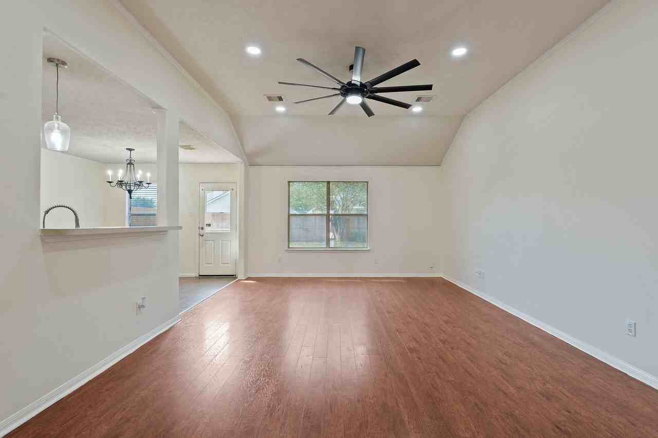 21523 Juniper Meadows Dr - Photo 7 of 30