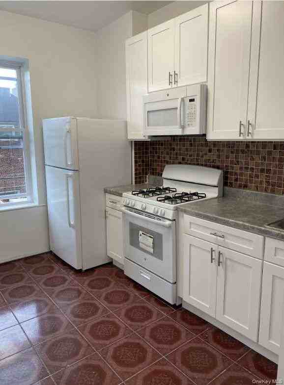 1270 42nd St ##2 - Photo 4 of 7