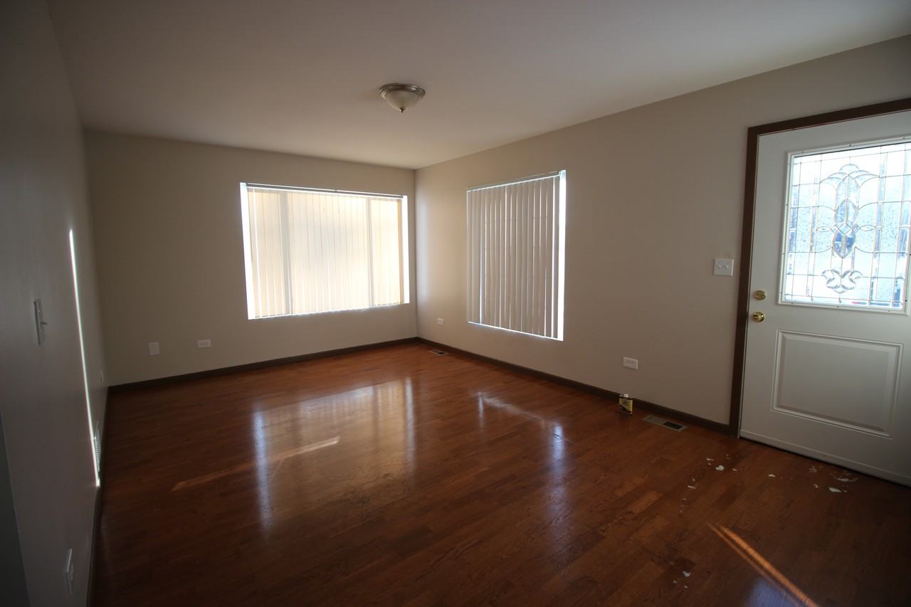 1920 23rd St - Photo 2 of 8