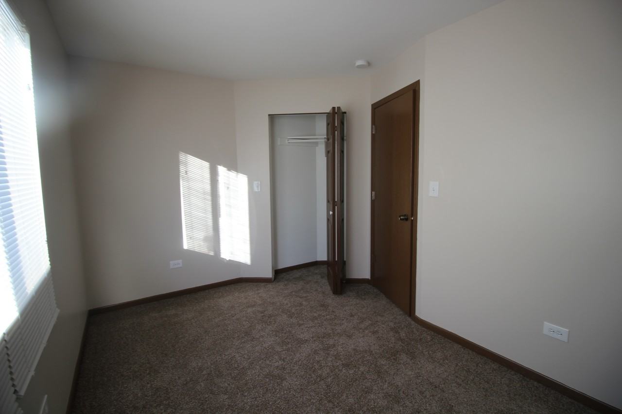 1920 23rd St - Photo 3 of 8