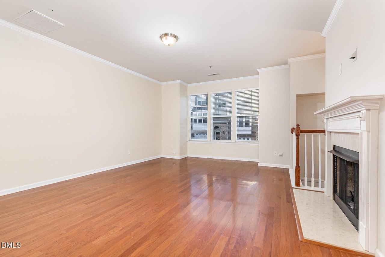 5916 Longeria Court - Photo 4 of 23