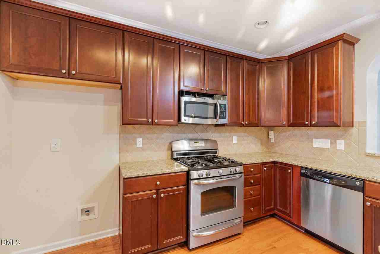 5916 Longeria Court - Photo 7 of 23