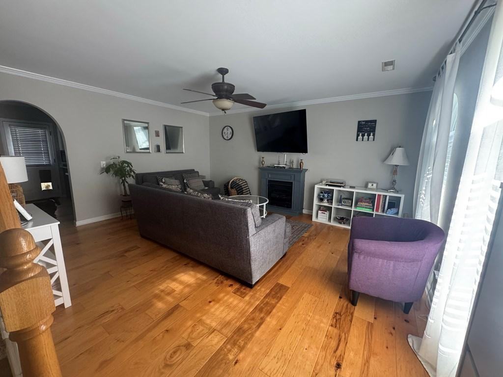 896 E Summit Dr - Photo 2 of 12