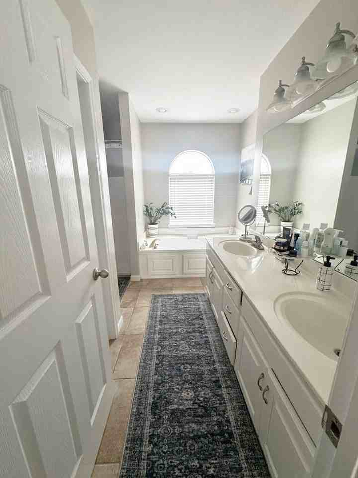 896 E Summit Dr - Photo 6 of 12