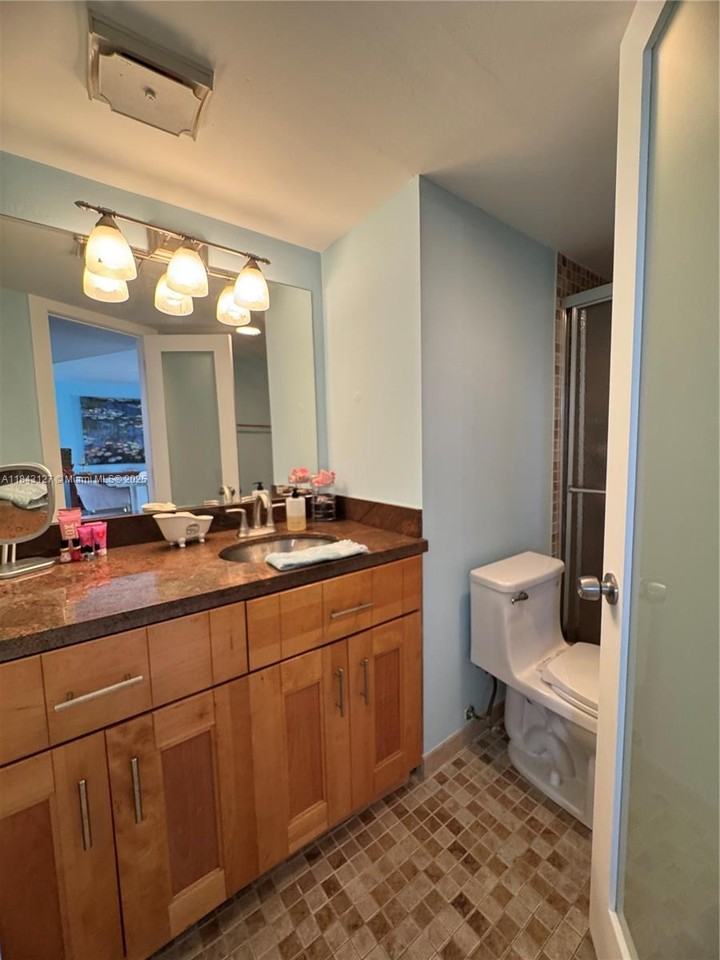 3545 Ne 166th St ##703 - Photo 7 of 38