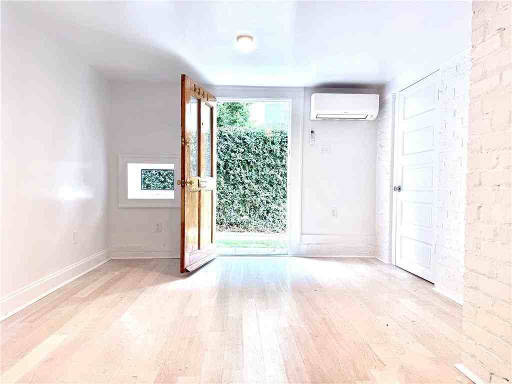 5341 Saint Charles Ave ##A - Photo 4 of 30