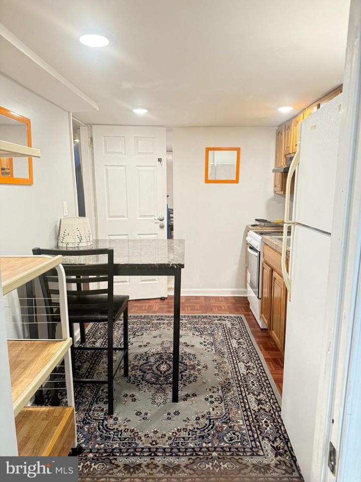 7547 Beverly Rd - Photo 2 of 32