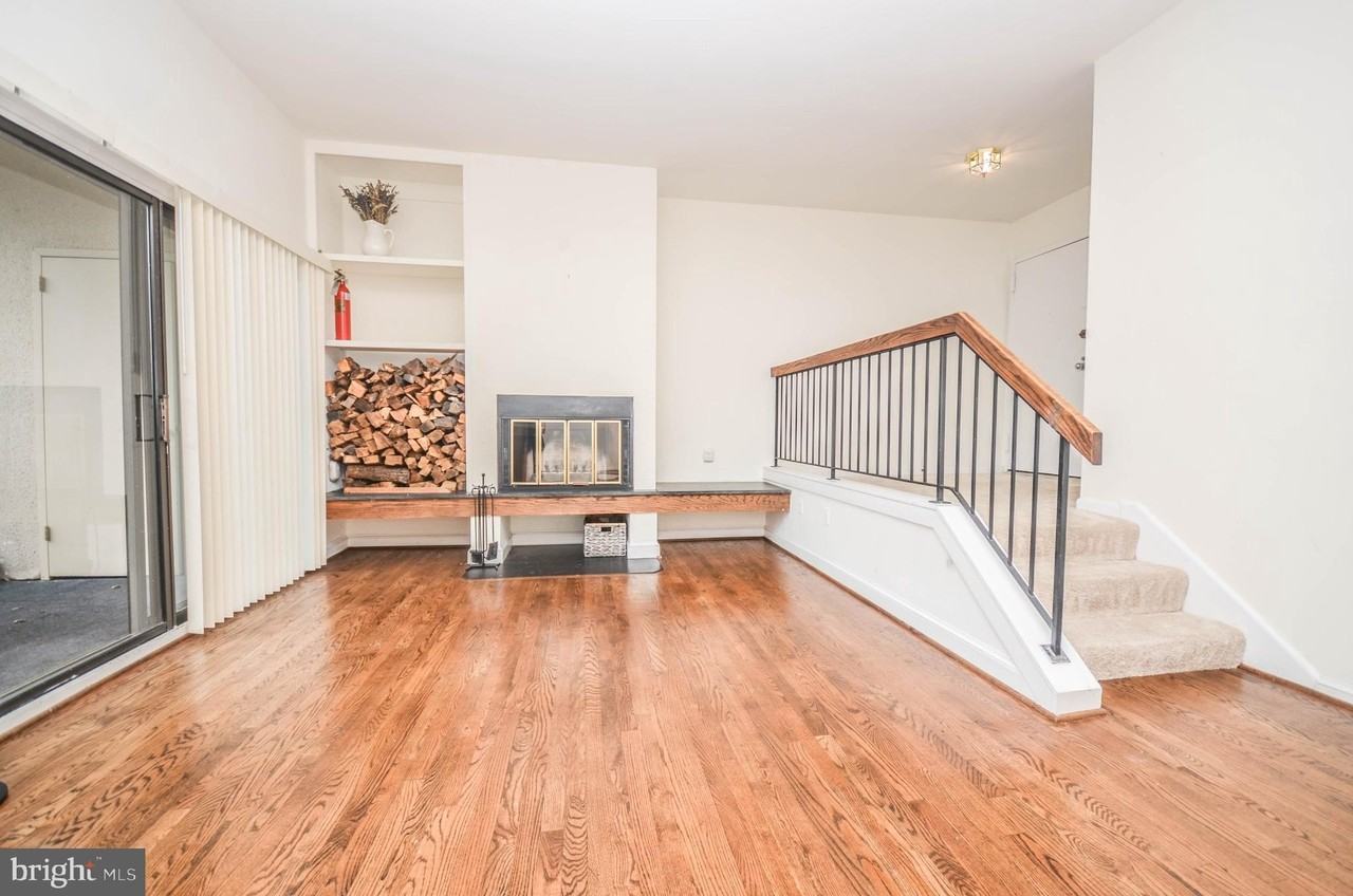 122 Roberts Lane #400 - Photo 4 of 24