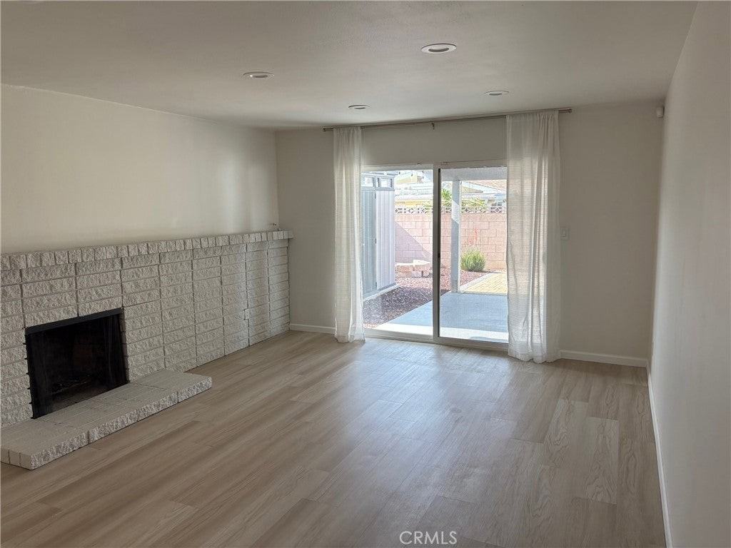 327 Naomi Street - Photo 4 of 12