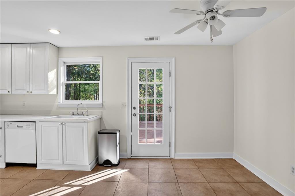 14895 Freemanville Rd - Photo 5 of 14