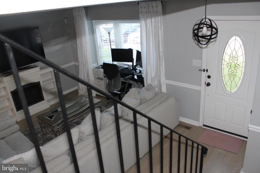 2851 Bowes Ln - Photo 3 of 20