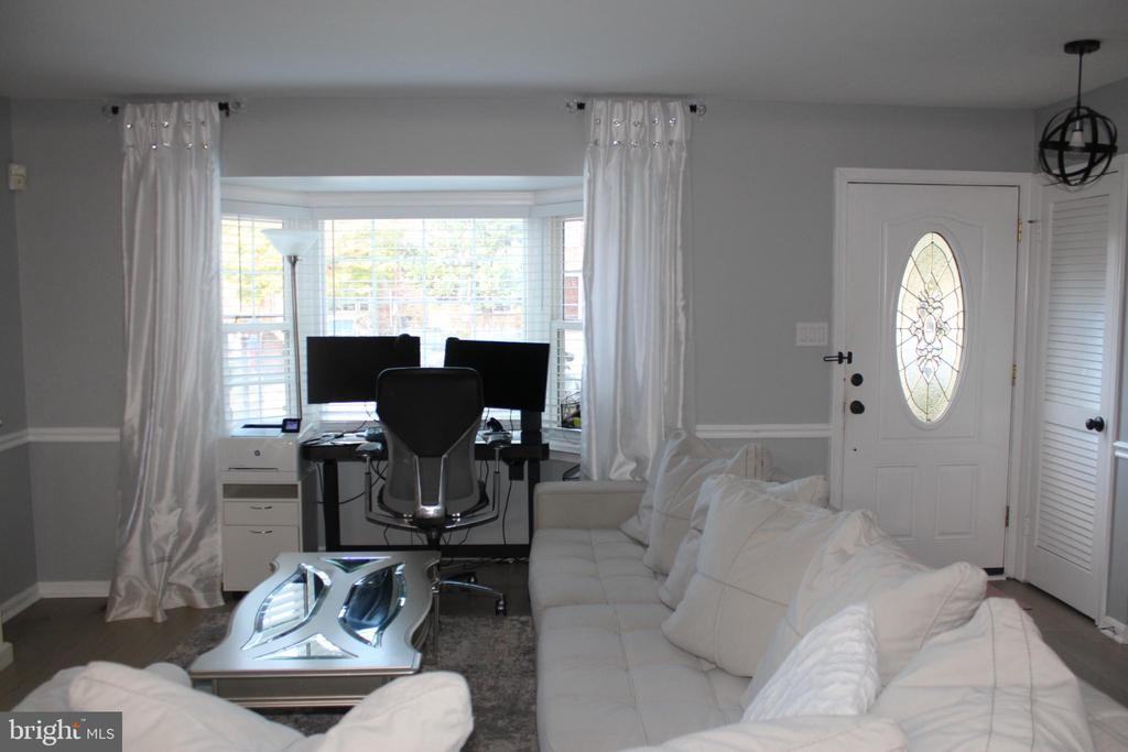 2851 Bowes Ln - Photo 5 of 20