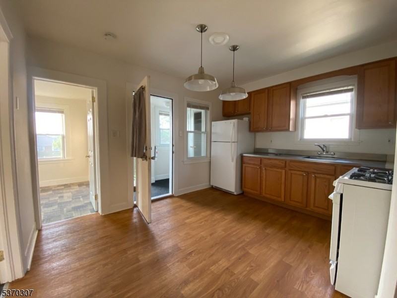 11 Lafayette Ave Apt 2 - Photo 2 of 11