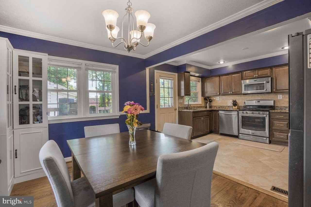 7039 Calamo St - Photo 6 of 28