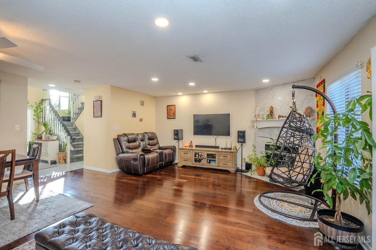 58 Park Gate Dr - Photo 4 of 26