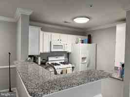 featured image of 1060 Gardenview Loop Apt 204 #204