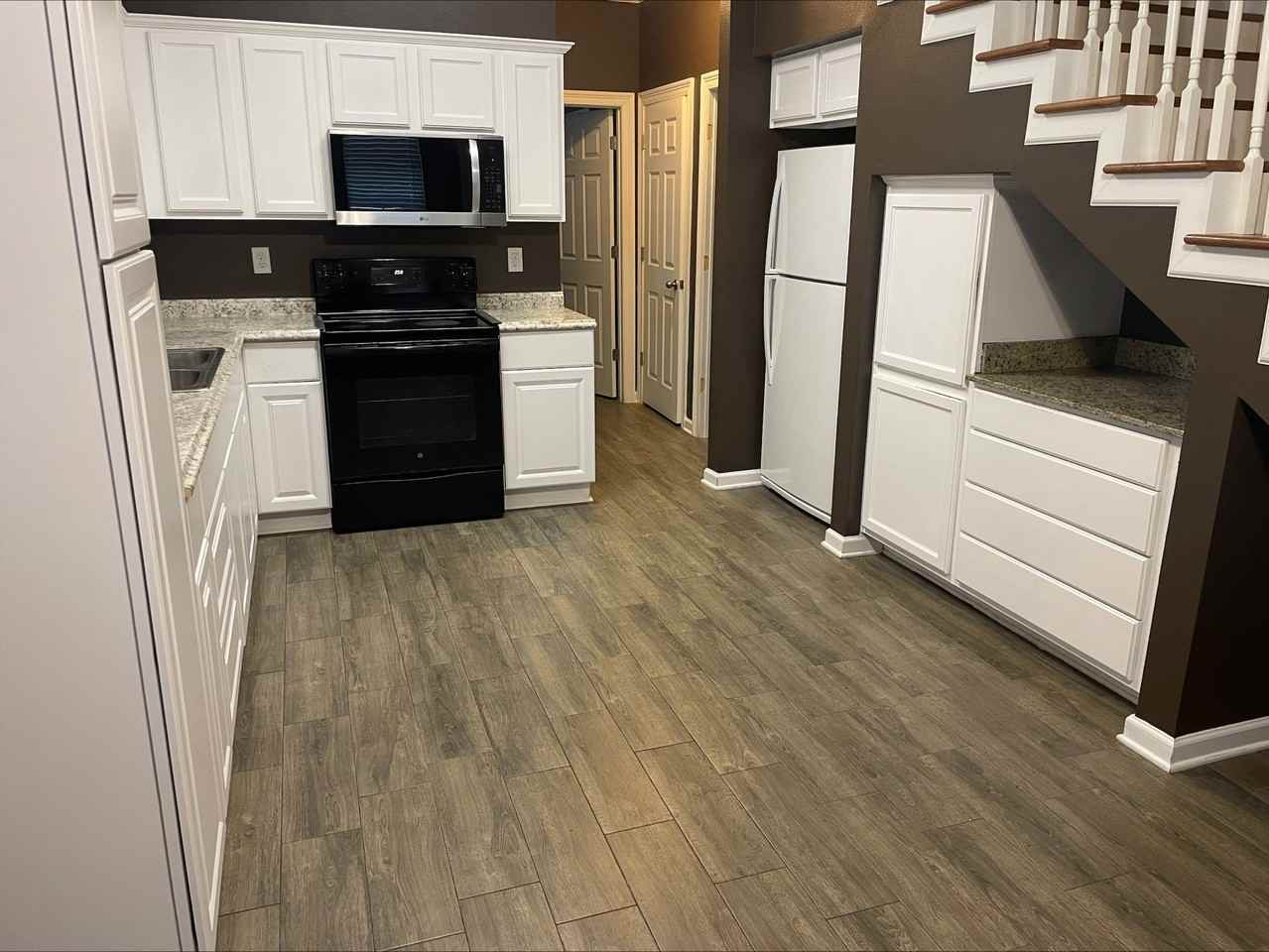 5280 Peerless St - Photo 2 of 13