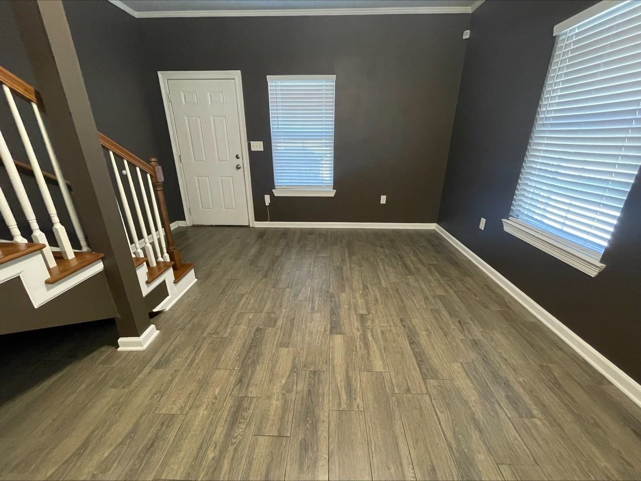 5280 Peerless St - Photo 6 of 13